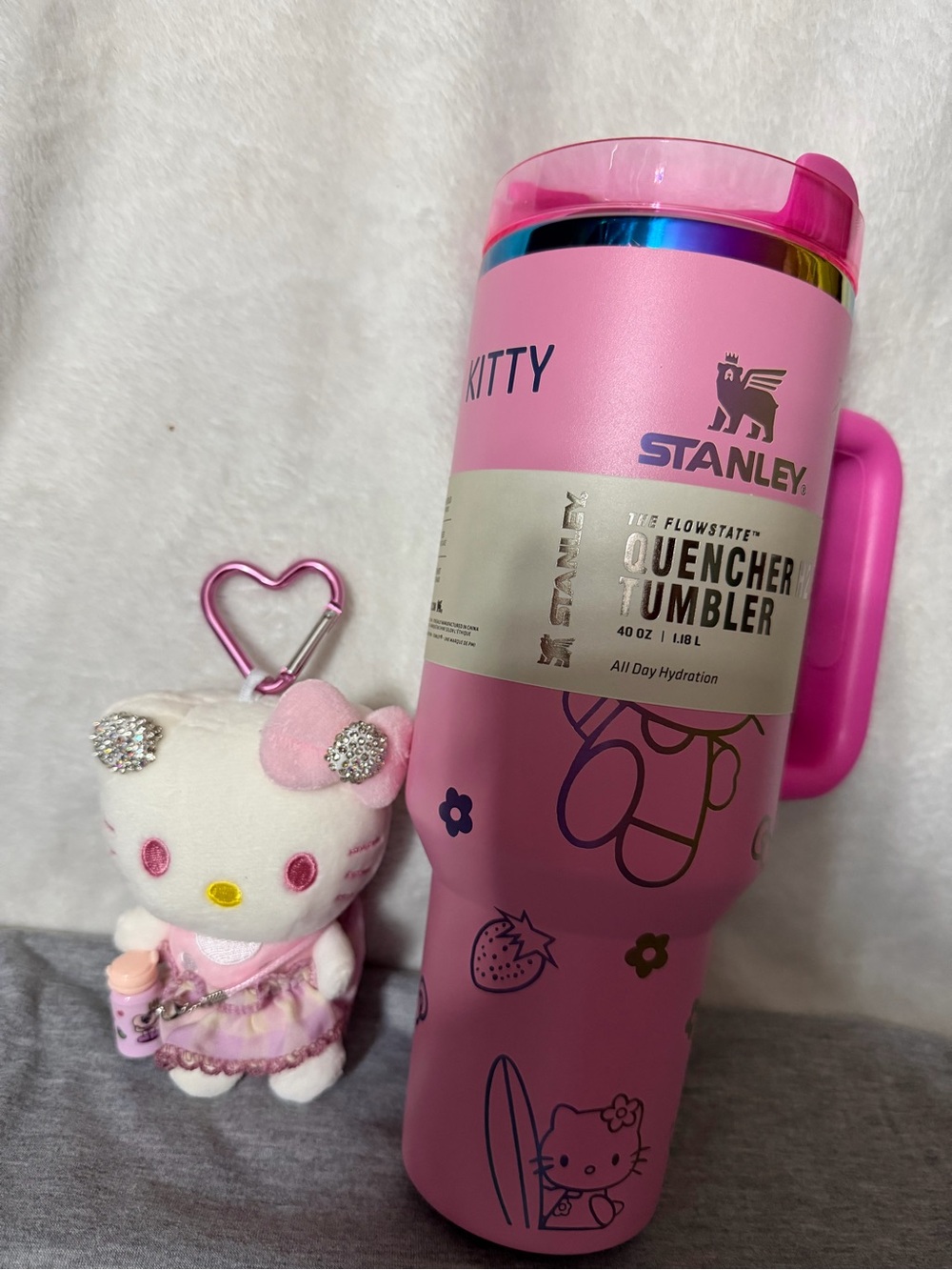 Stanley Pink Hello Kitty Illustrated Quencher Tumbler